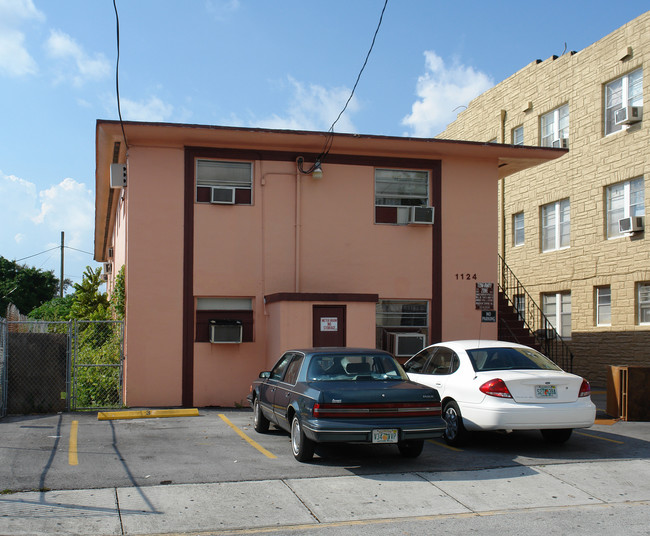 1124 SW 4th St in Miami, FL - Building Photo - Building Photo