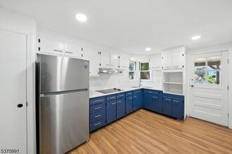 34 North St in Bloomsbury, NJ - Building Photo - Building Photo
