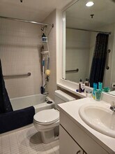 193 Oak St in Newton, MA - Foto de edificio - Building Photo