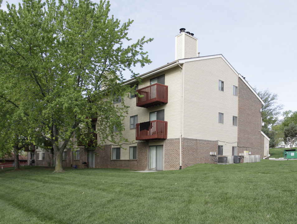 Oakbrook Apartments in Omaha, NE - Building Photo