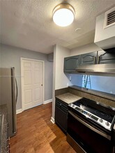 235 Antilla Ave in Coral Gables, FL - Foto de edificio - Building Photo