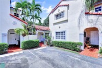 1397 Cottonwood Cir in Weston, FL - Foto de edificio - Building Photo