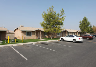 Kristine Apartments in Bakersfield, CA - Building Photo - Building Photo