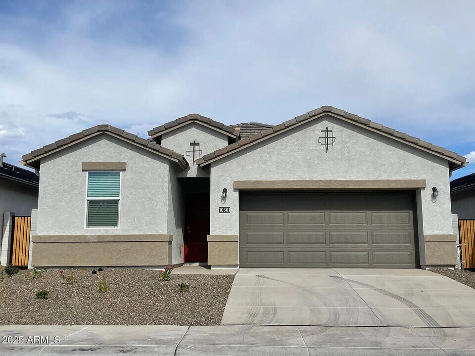 10301 S Peralta Dr in Apache Junction, AZ - Building Photo