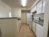 2204 Key W Ct, Unit 535 in Kissimmee, FL - Building Photo - Building Photo