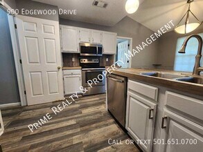 900 Edgewood Dr in Bryant, AR - Building Photo - Building Photo