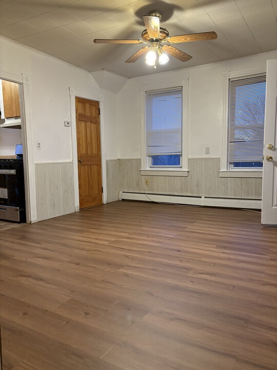 178 Mott St in Fall River, MA - Building Photo