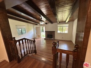 4608 Saloma Ave in Los Angeles, CA - Foto de edificio - Building Photo