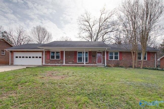 property at 2508 Gladstone Dr NE