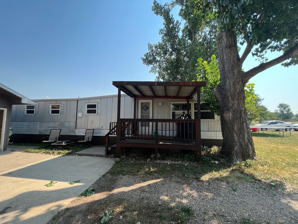 9 Apple Valley Ln in Spearfish, SD - Building Photo