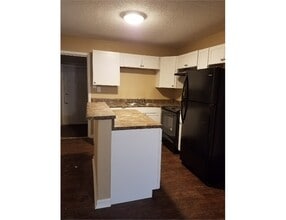 3922 Wiggins Dr in Mobile, AL - Building Photo - Building Photo