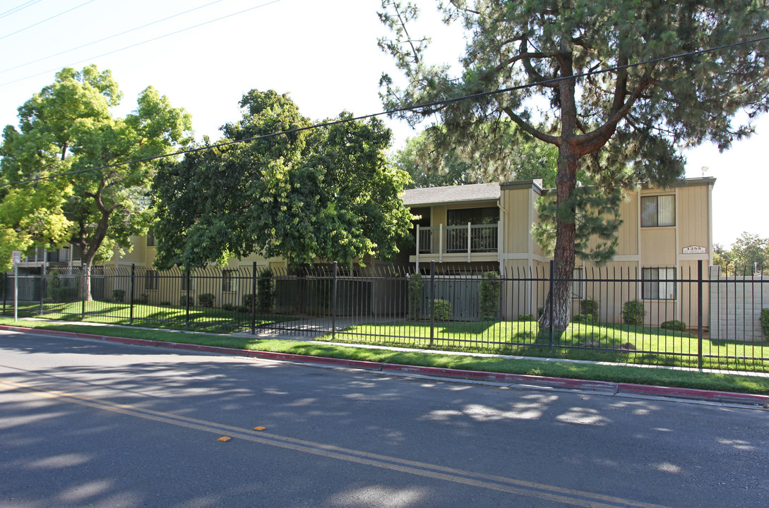 Summer Park Apartments in Fresno, CA - Building Photo