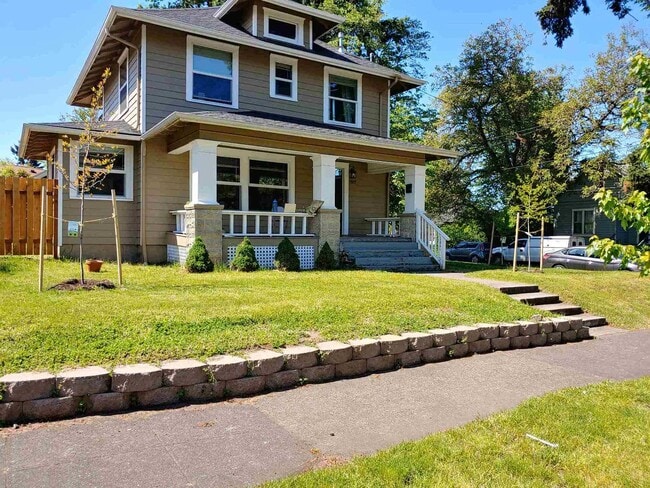 7817 N Haven Ave in Portland, OR - Foto de edificio - Building Photo