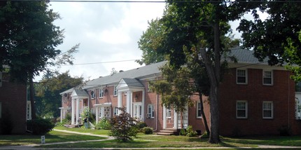 1160-1164 Whitney Ave in Hamden, CT - Building Photo - Building Photo