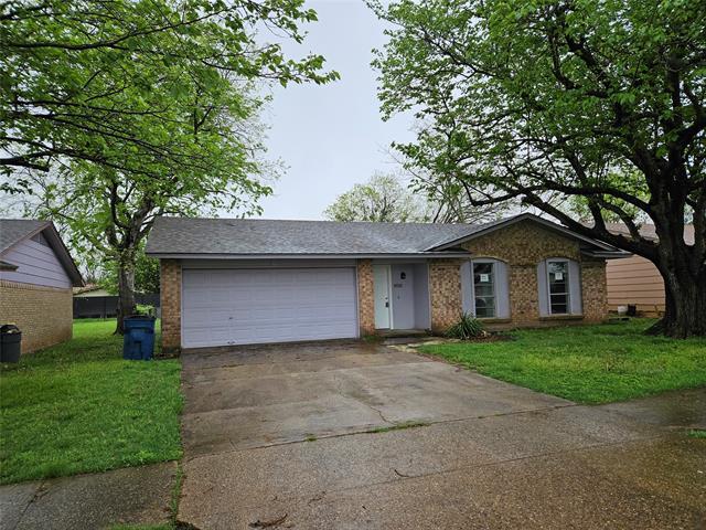 1112 Ridgewood Ln in Hutchins, TX - Building Photo