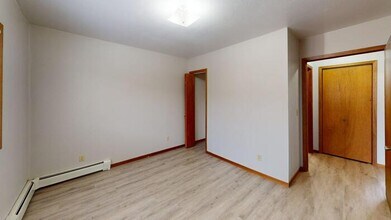 1943 E Capitol Ave in Bismarck, ND - Building Photo - Building Photo