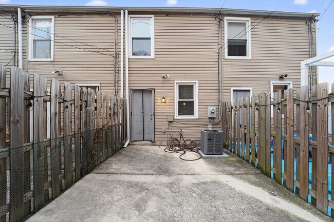 1602 Latrobe St in Baltimore, MD - Foto de edificio - Building Photo