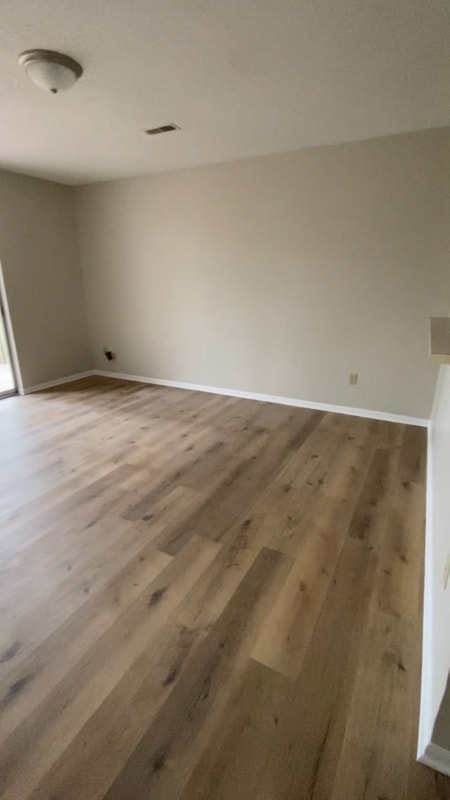 1062 Mace Rd in Osage Beach, MO - Foto de edificio - Building Photo