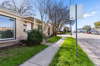 6950 Hillcrest Ave, Unit 1 in Dallas, TX - Building Photo - Building Photo