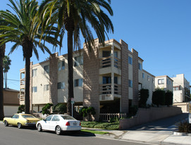 111 10th St Apartments