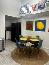 1008 Milford Way, Unit B in Austin, TX - Building Photo - Building Photo