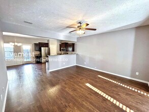 5336 Dan Post Wy in Murfreesboro, TN - Foto de edificio - Building Photo