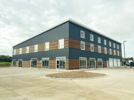 950 Commercial St, Unit 204 in Lisbon, IA - Building Photo