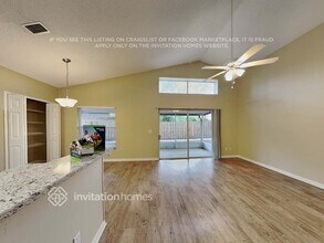 13768 Meadowpark Ave in Orlando, FL - Foto de edificio - Building Photo