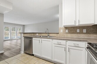 3650 Ashford Dunwoody Rd in Atlanta, GA - Building Photo - Building Photo