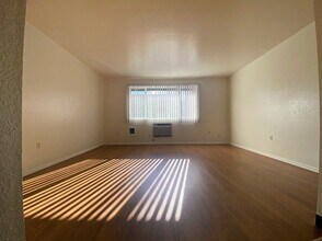 2487 NE Kerr St in Roseburg, OR - Building Photo - Building Photo