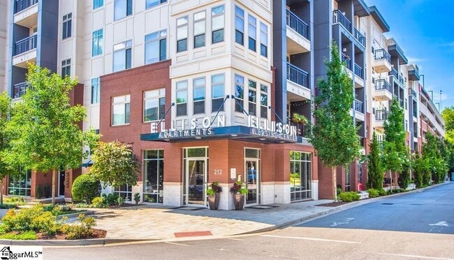212 E Broad St, Unit Gossamer in Greenville, SC - Building Photo - Building Photo