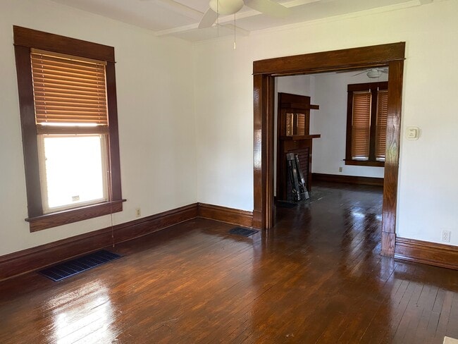 329 E 19th Ave in Columbus, OH - Foto de edificio - Building Photo