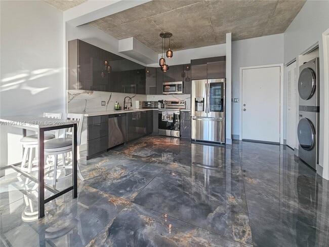 234 NE 3rd St in Miami, FL - Building Photo - Building Photo