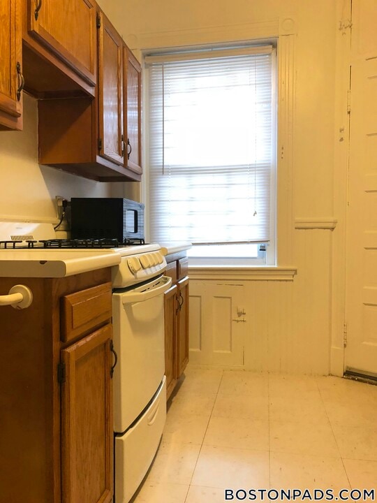134 Englewood Ave in Boston, MA - Building Photo
