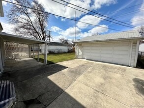 8553 N Hubbard St in Westland, MI - Building Photo - Building Photo