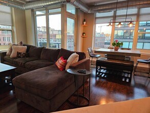 909 W Washington Blvd in Chicago, IL - Building Photo - Building Photo