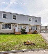 821 Barbara Ct in Cambridge, ON - Building Photo