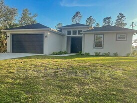 2805 Wells Ave in North Port, FL - Building Photo