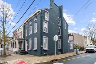 97 N Main St in Lambertville, NJ - Building Photo - Building Photo