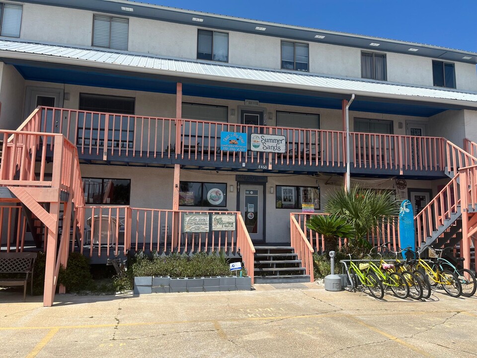 8460 Gulf Blvd in Navarre, FL - Building Photo