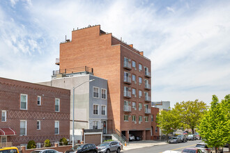 1380 Dahill Rd in Brooklyn, NY - Building Photo - Building Photo