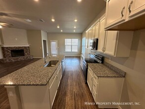2006 Kenwood Ave in Lubbock, TX - Building Photo - Building Photo