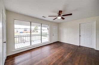 3071 Larry Dr in Dallas, TX - Building Photo - Building Photo
