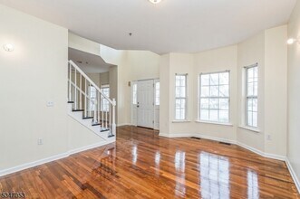 177 Sunshine Dr-Unit -177 in Piscataway, NJ - Building Photo - Building Photo