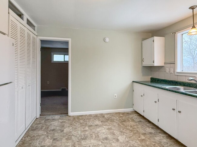 2653 W Seneca Turnpike in Marcellus, NY - Foto de edificio - Building Photo