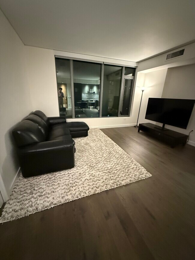 2510 6th Ave, Unit 505 in Seattle, WA - Foto de edificio - Building Photo