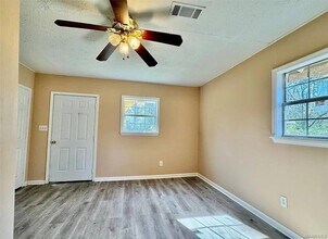 4148 Edgar D Nixon Ave in Montgomery, AL - Building Photo - Building Photo