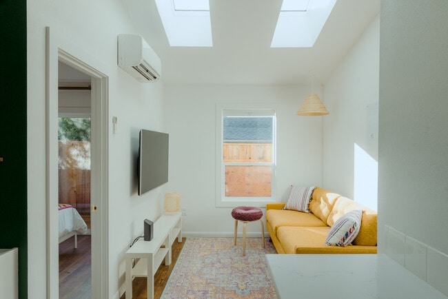 3536 NE Rodney Ave, Unit B