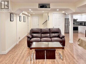 183 Carlton Rd in Markham, ON - Building Photo - Building Photo