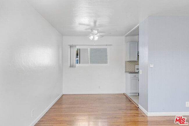 1210 N New Hampshire Ave in Los Angeles, CA - Building Photo - Building Photo